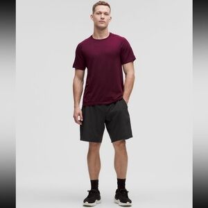 Lululemon men’s pace breaker lined shorts 9” size XL